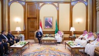 خادم الحرمين الشريفين خلال استقباله الرئيس اليمني