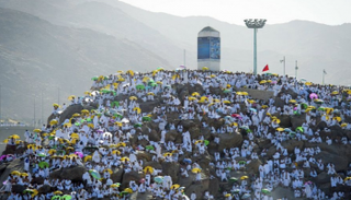 حاج عراقي مسن يتعرض لجلطة دماغية بمشعر عرفات