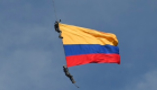 بالفيديو.. مقتل عسكريين إثر سقوطهما من مروحية في كولومبيا