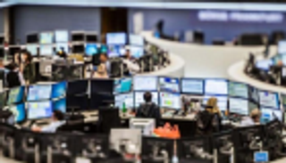 أسهم أوروبا تتعافى بعد تأجيل رسوم المنتجات الصينية