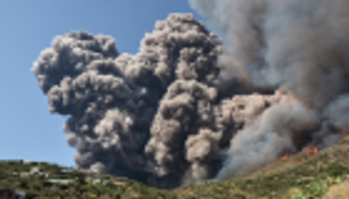 الجزر الإيولية.. بركان يحول رحلات الزوار من سياحة لنزوح