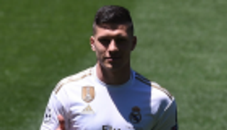 زيدان يجبر ريال مدريد على التفكير في إعارة يوفيتش