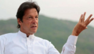 عمران خان يزور كشمير في أوج التوتر مع الهند