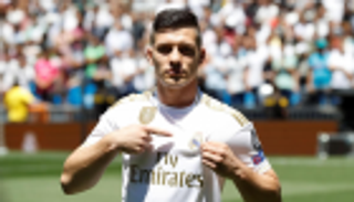 فيديوجراف.. هل ينضم يوفيتش لقائمة ضحايا بنزيمة في ريال مدريد؟