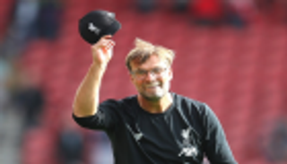 كلوب يسخر من حارسه أدريان بعد خطئه أمام ساوثهامبتون