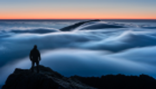 سحب أنيقة وبرق وإعصار.. أبرز لقطات الطقس بمسابقة عالمية