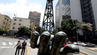 مبنى شركة النفط الحكومية الفنزويلية - رويترز