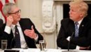 تحذيرات أبل تجبر ترامب على التراجع في حرب التجارة