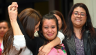 السجن 40 عاما كان بانتظارها.. تبرئة أم من قتل جنينها في السلفادور