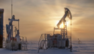 مواجهة التباطؤ والتفاؤل بمحادثات التجارة يرفع النفط 2%