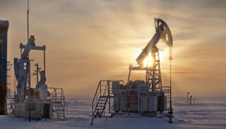 أسعار النفط ترتفع 2% بنهاية تعاملات الإثنين