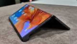 هواوي تكشف أسباب تأجيل طرح هاتف Mate X المرتقب