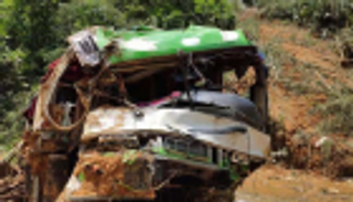 مقتل 13 سائحا صينيا بحادث حافلة في لاوس