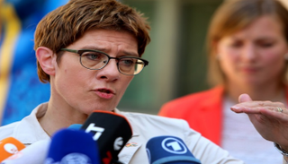 وزيرة الدفاع الألمانية-أرشيفية