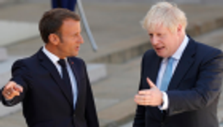 جونسون لماكرون: ميركل شجعتني على التوصل لاتفاق بشأن بريكست