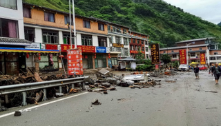 فيضان مفاجئ اجتاح مقاطعة ونشوان