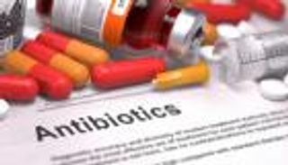 المضادات الحيوية تزيد خطر الإصابة بسرطان الأمعاء