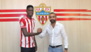 ألميريا يواصل تدعيم صفوفه ويتعاقد مع النيجيري فالنتين