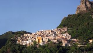 بونفيتشينو.. قرية الجبال الخضراء الإيطالية