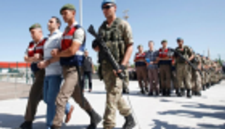 نظام أردوغان يعتقل 86 شخصا بينهم 34 عسكريا.. والتهمة غولن