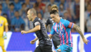 توريس يودع كرة القدم بخسارة قاسية أمام إنييستا