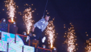 محمد رمضان يطير في الهواء بـ"حفلة الساحل"