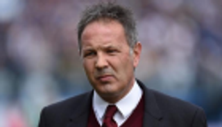 ميهايلوفيتش مدرب بولونيا يتحدى السرطان ويقود فريقه أمام فيرونا