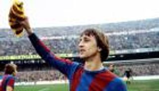 "الإثنين" موعد الكشف عن تمثال كرويف في برشلونة 