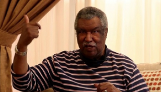 الممثل البحريني محمد عواد