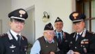 شرطي إيطالي يحتفل بعيد ميلاده الـ110.. صحته جيدة