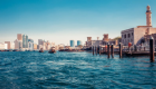 أسواق دبي التقليدية.. سيمفونية تناغم تتيح خيارات تسوق "مثيرة" للسياح