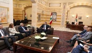 الحريري خلال استقباله سفراء وممثلي مجموعة الدول الخمس دائمة العضوية في مجلس الأمن