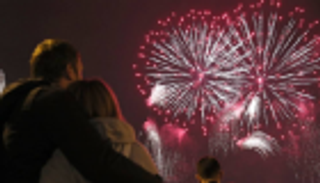 كأس العالم للألعاب النارية.. 2000 قطعة تضيء سماء روسيا