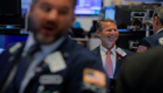 وول ستريت تفتح مرتفعة تفاؤلا بتصريحات ترامب التجارية