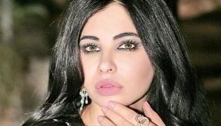 الفنانة الجزائرية ياسمين نيار 
