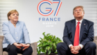 ميركل تدعو ترامب إلى بدء التفاوض حول اتفاق جمركي 