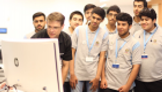 120 طالبا إماراتيا يزورون أعرق مؤسسات التعليم ببريطانيا وأمريكا