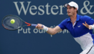 موراي يحقق انتصارا غائبا في بطولة نادال للتنس