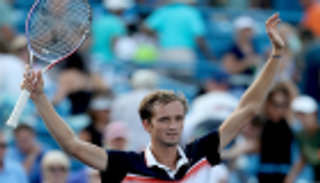 ميدفيديف يتأهل للدور الثاني بأمريكا المفتوحة على حساب جونيسواران