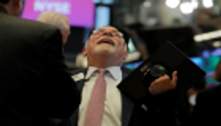 رسائل الحرب التجارية تصعد بـ"وول ستريت" عند الفتح