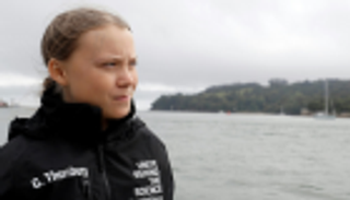 الرياح تؤخر وصول الناشطة البيئية تونبرج إلى نيويورك