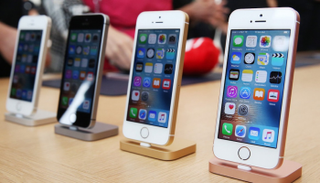 هاتف آيفون SE