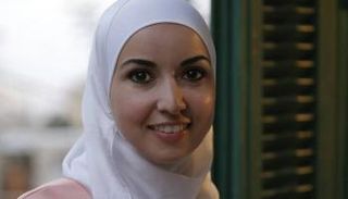 الشاعرة السورية بسمة شيخو