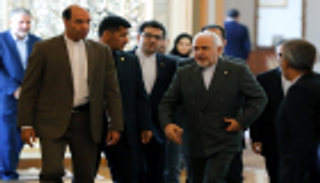 صحفي إيراني يهرب من "وفد ظريف" ويطلب اللجوء للسويد