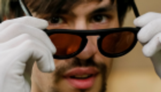 النظارة الفواحة.. رائحتها تلازمك أينما كنت