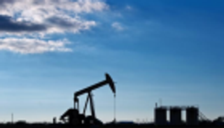 توقعات انخفاض المخزون الأمريكي تصعد بأسعار النفط