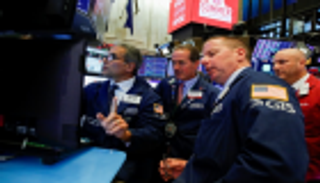 ضبابية حرب التجارة تضغط على وول ستريت