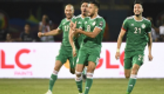 رسميا.. الأهلي السعودي يعلن تعاقده مع الجزائري يوسف بلايلي