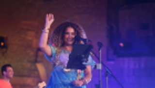 "أكاد من فرط الجمال أذوب".. غالية بن علي تطرب مهرجان القلعة بالقاهرة