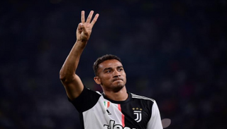 دانيلو لاعب يوفنتوس